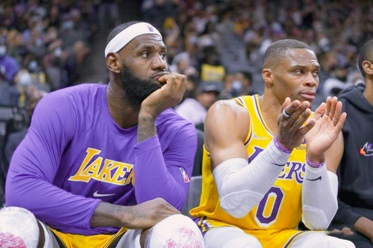 爱游戏-圣安东尼奥马刺内部会议纪要流出——清晨状态回暖，欧冠使命明确，球探报告显示潜力的简单介绍